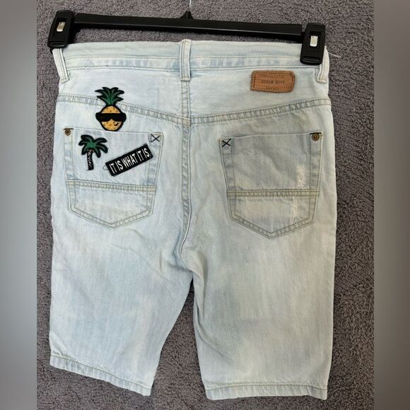 Zara boys denim shorts with patches and rips with tie and button waist sz8 - Picture 9 of 9